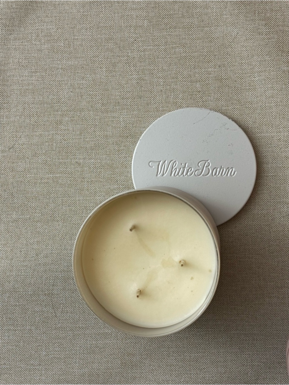 White Barn Caramel & Vanilla Candle - Light Gray with Gold Label - Picture 2 of 2